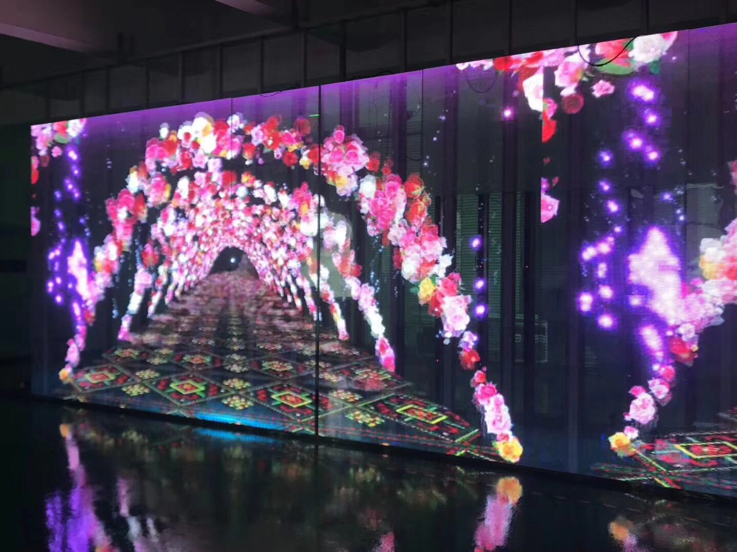 酒吧用LED透明屏效果怎么樣？